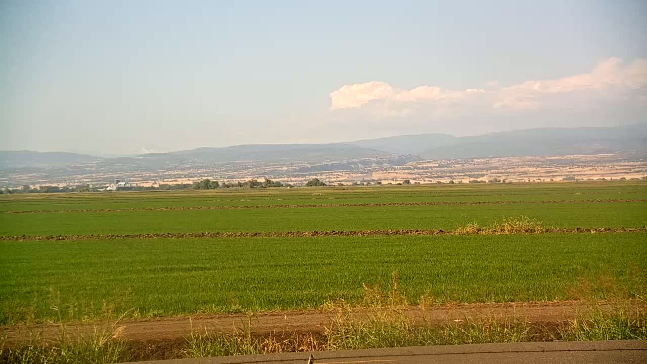 Western Canal Thermalito AfterBay & Butte Valley View Live Cam - Thermalito, Butte, California, USA