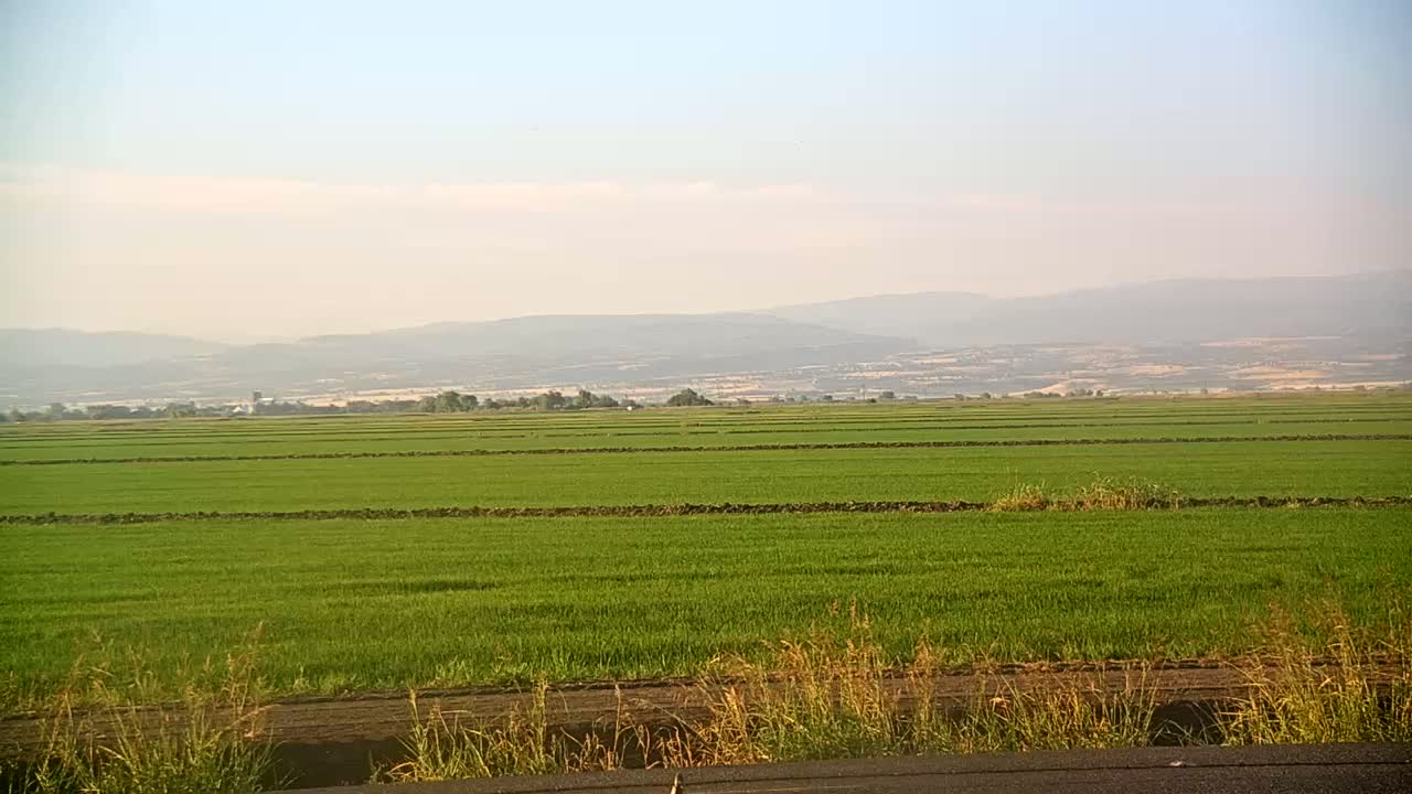 Western Canal Thermalito AfterBay & Butte Valley View Live Cam - Thermalito, Butte, California, USA