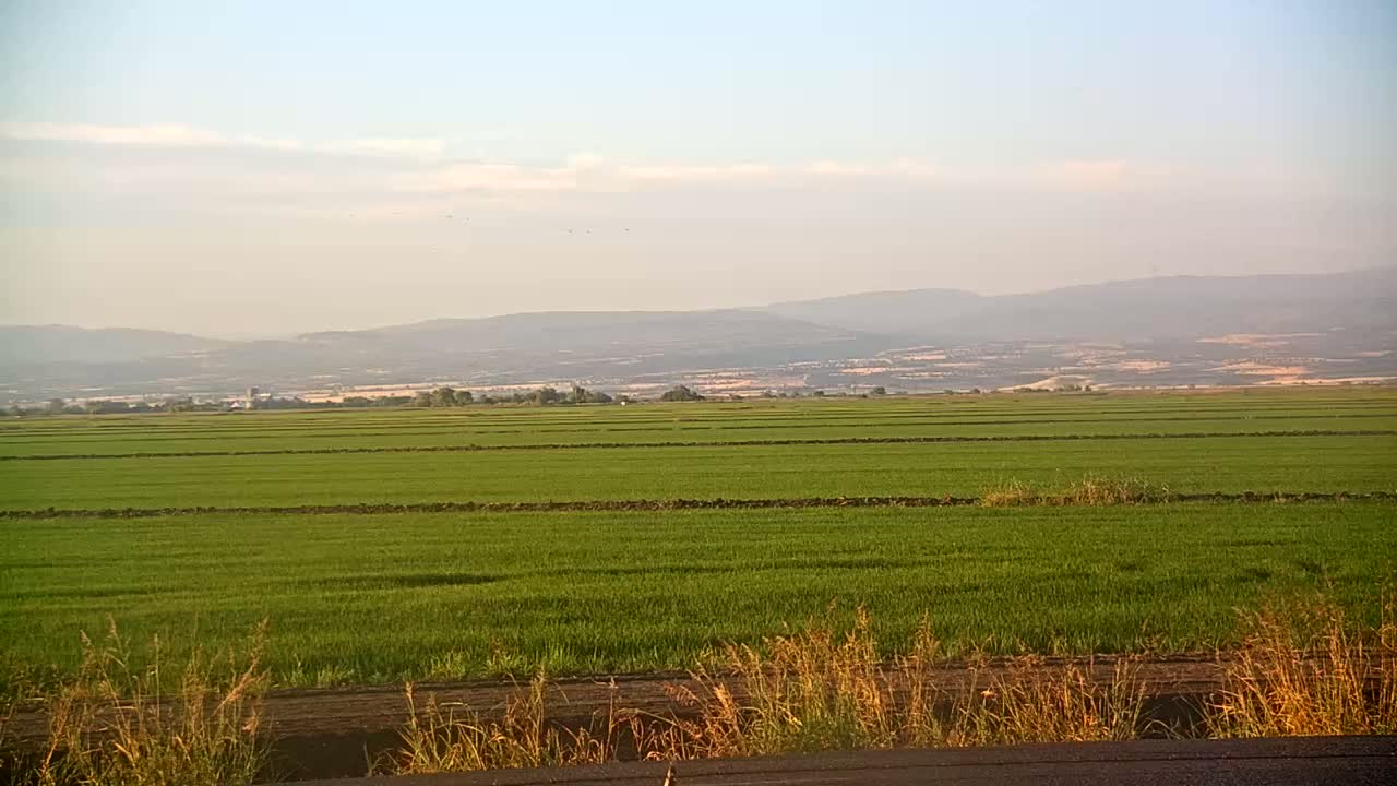Western Canal Thermalito AfterBay & Butte Valley View Live Cam - Thermalito, Butte, California, USA