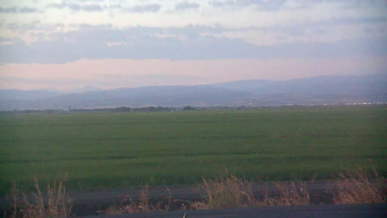 Western Canal Thermalito AfterBay & Butte Valley View Live Cam - Thermalito, Butte, California, USA
