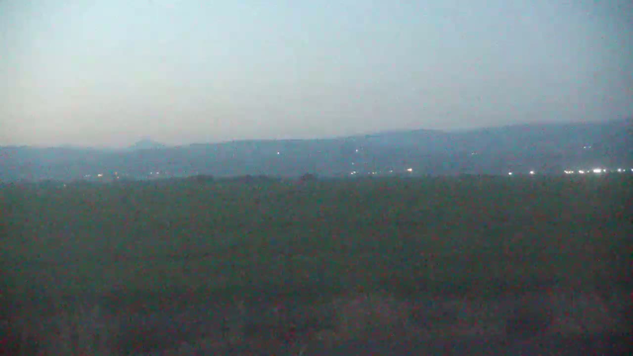 Western Canal Thermalito AfterBay & Butte Valley View Live Cam - Thermalito, Butte, California, USA