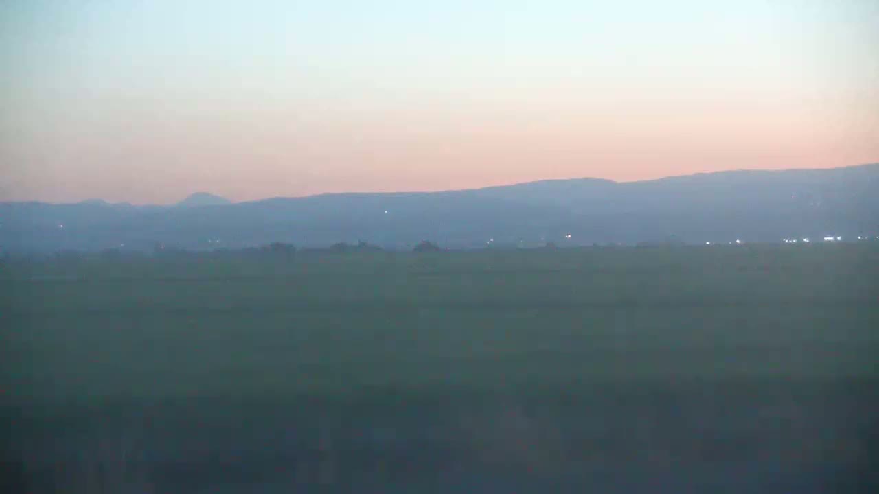 Western Canal Thermalito AfterBay & Butte Valley View Live Cam - Thermalito, Butte, California, USA