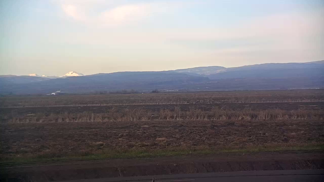 Western Canal Thermalito AfterBay & Butte Valley View Live Cam - Thermalito, Butte, California, USA