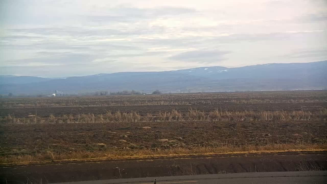 Western Canal Thermalito AfterBay & Butte Valley View Live Cam - Thermalito, Butte, California, USA