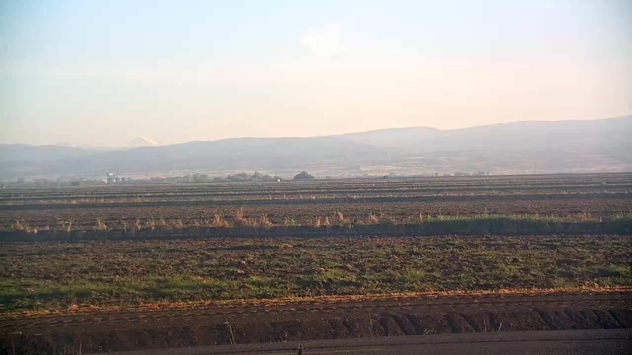 Western Canal Thermalito AfterBay & Butte Valley View Live Cam - Thermalito, Butte, California, USA