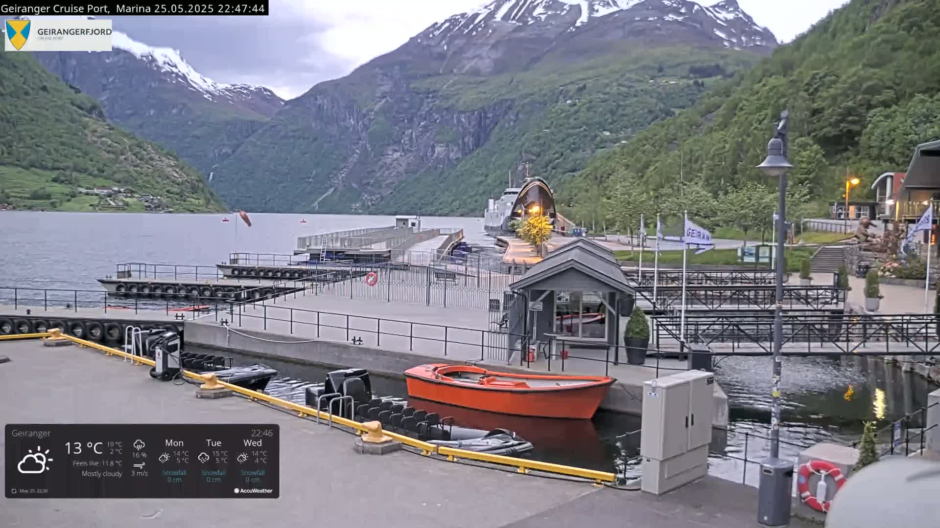 Geiranger Marine & Village  Live Cam - Stranda, Sunmore, More og Romsdal, Norway