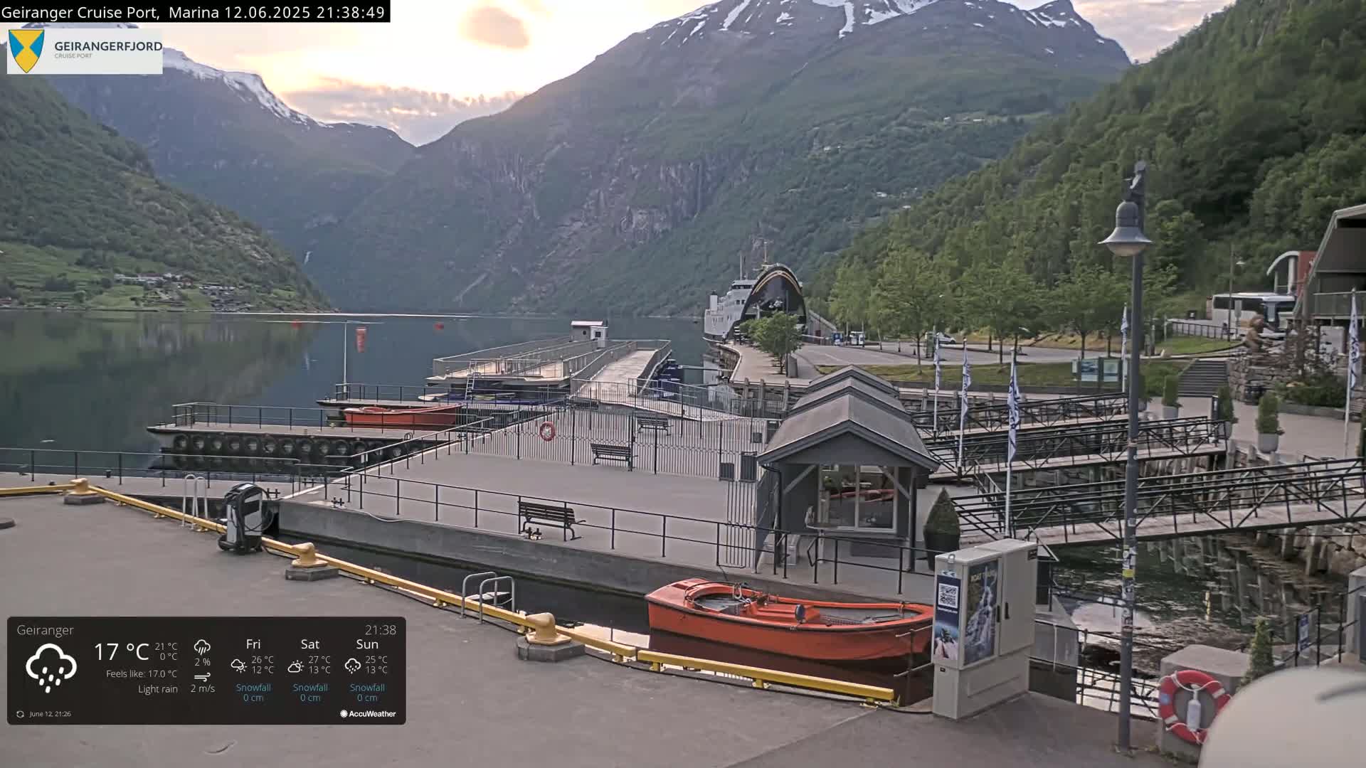 Geiranger Marine & Village  Live Cam - Stranda, Sunmore, More og Romsdal, Norway