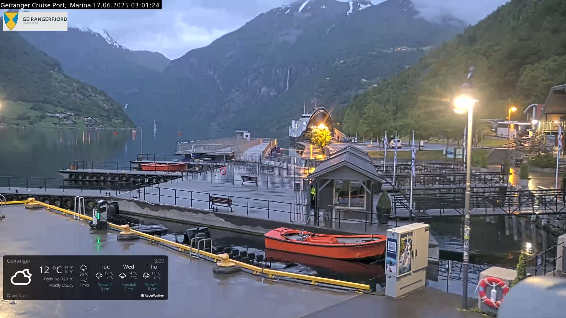 Geiranger Marine & Village  Live Cam - Stranda, Sunmore, More og Romsdal, Norway