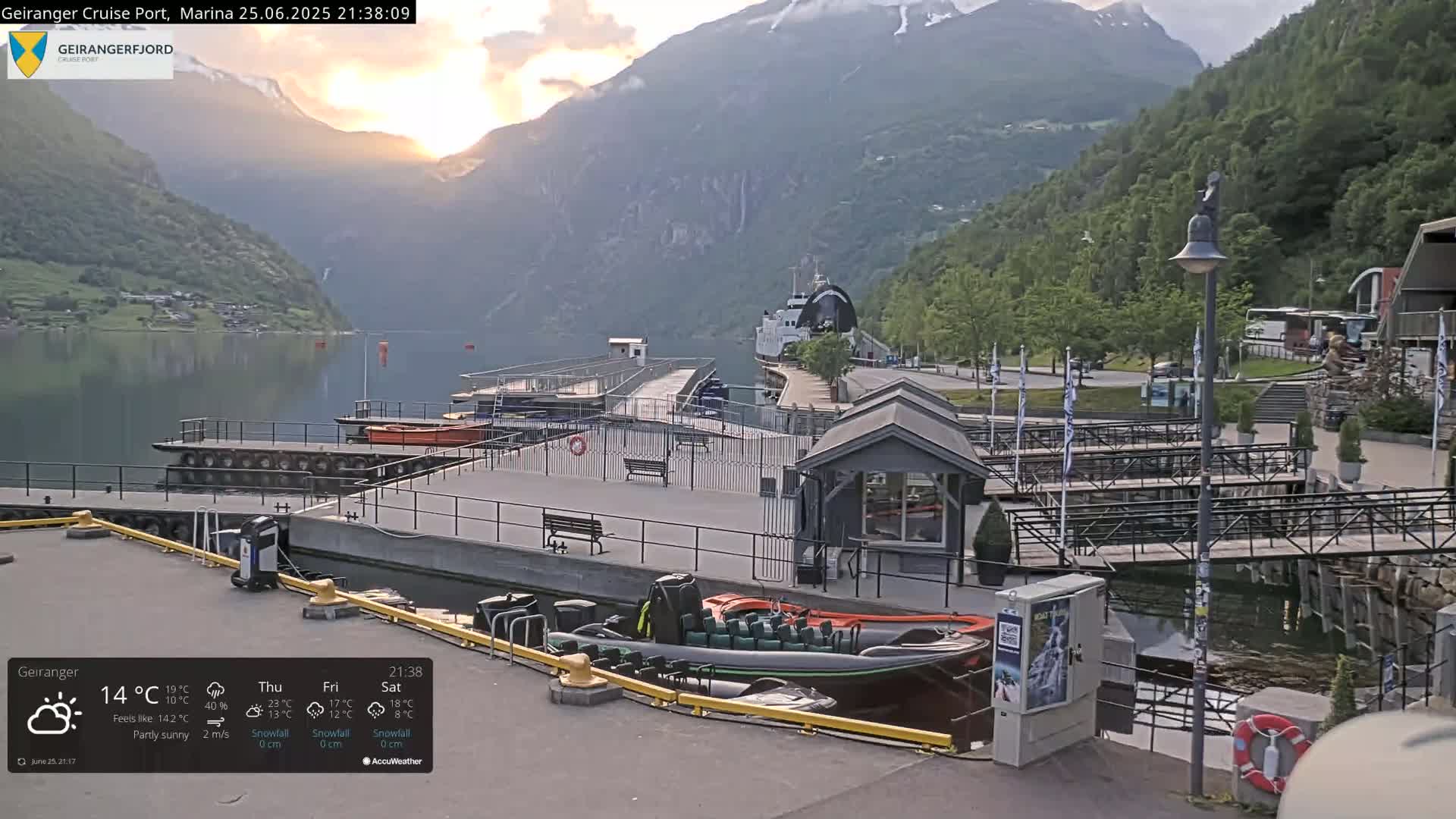 Geiranger Marine & Village  Live Cam - Stranda, Sunmore, More og Romsdal, Norway