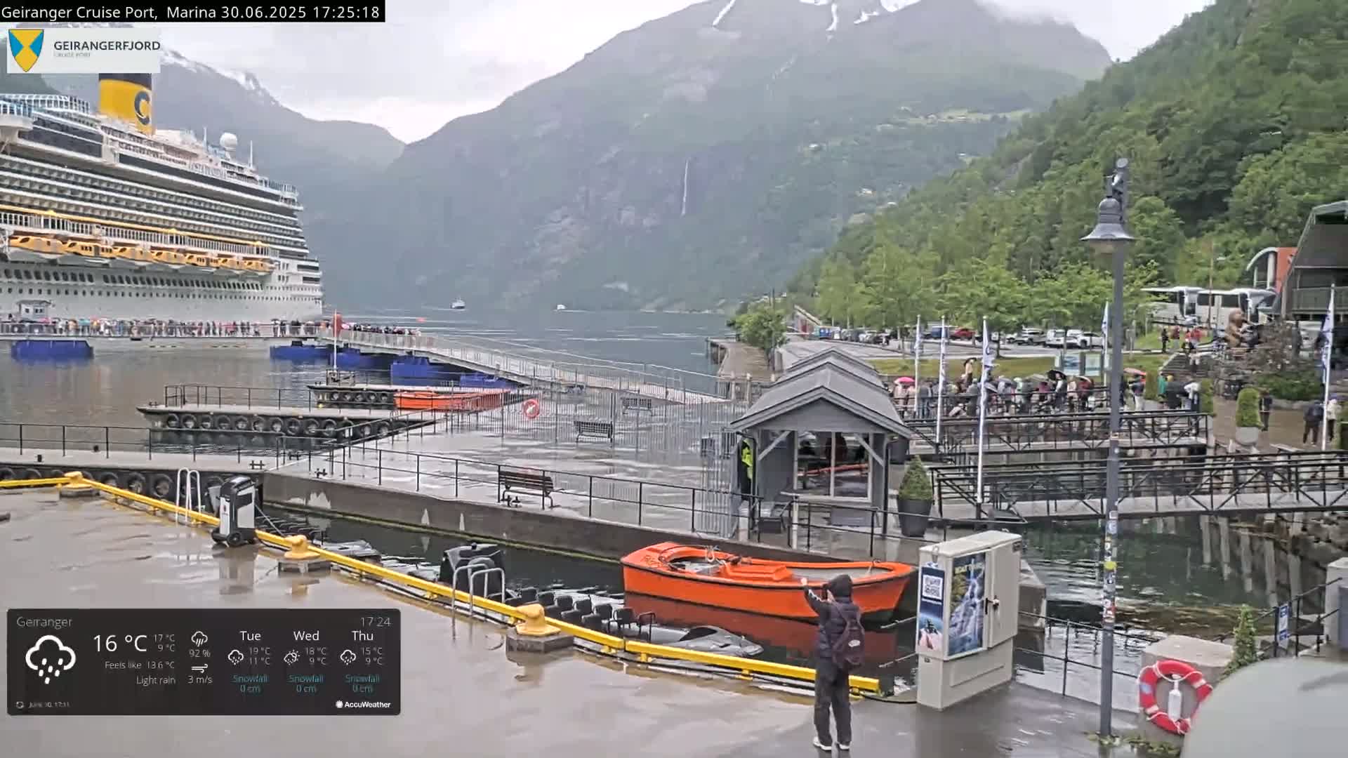 Geiranger Marine & Village  Live Cam - Stranda, Sunmore, More og Romsdal, Norway