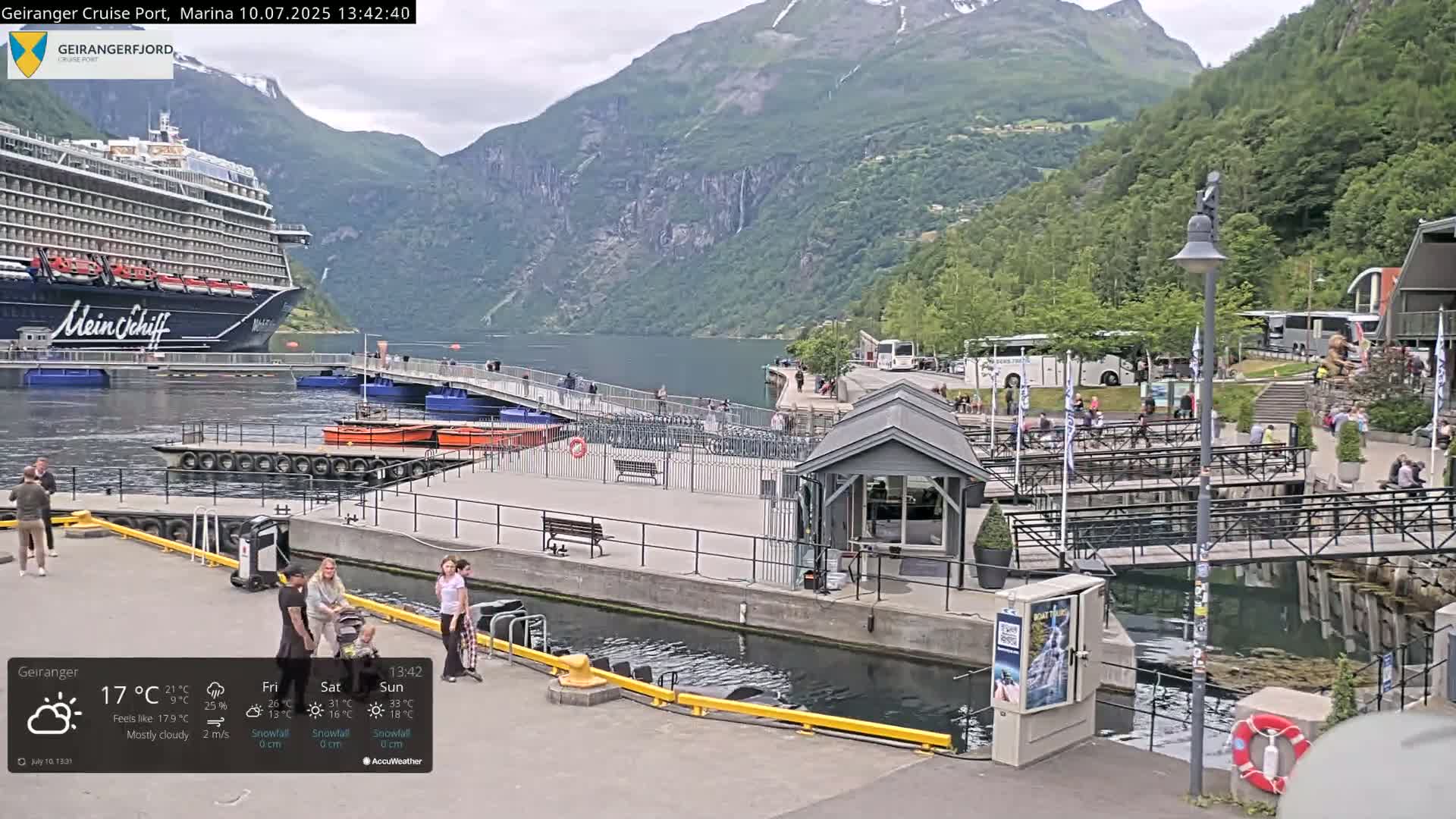 Geiranger Marine & Village  Live Cam - Stranda, Sunmore, More og Romsdal, Norway