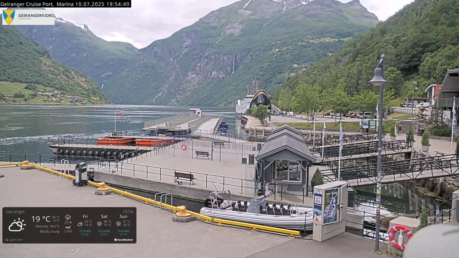Geiranger Marine & Village  Live Cam - Stranda, Sunmore, More og Romsdal, Norway