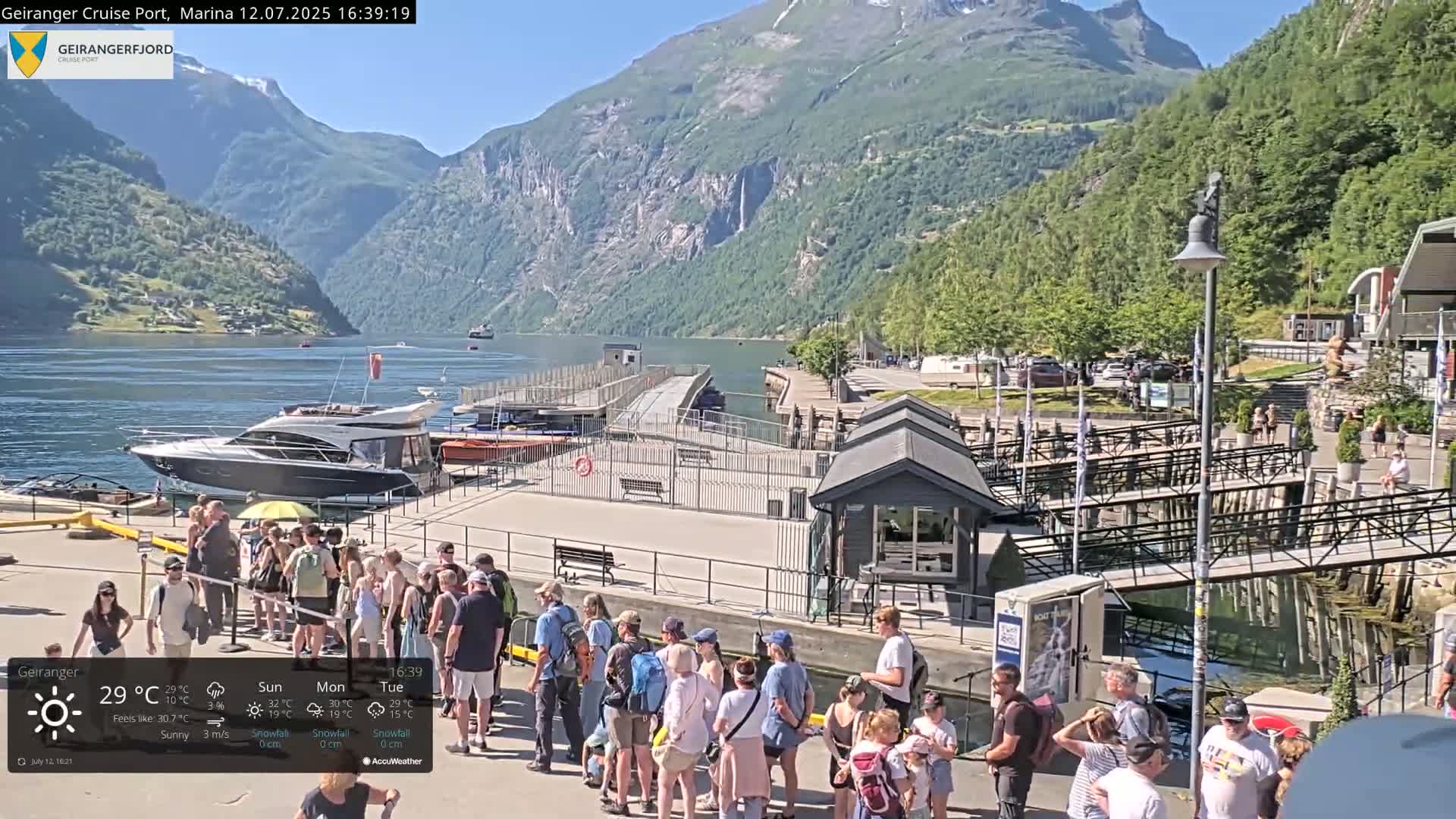 Geiranger Marine & Village  Live Cam - Stranda, Sunmore, More og Romsdal, Norway
