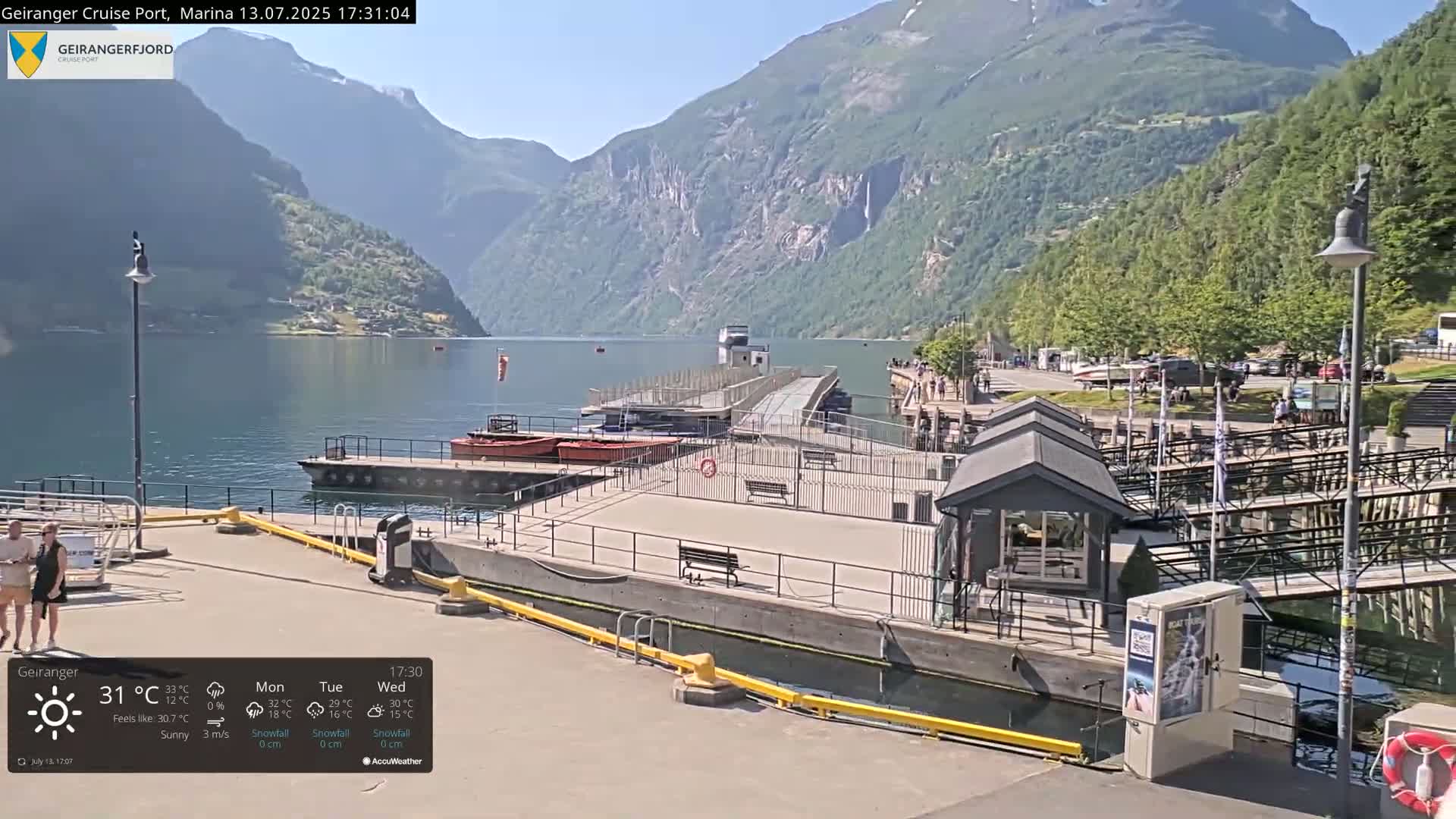 Geiranger Marine & Village  Live Cam - Stranda, Sunmore, More og Romsdal, Norway