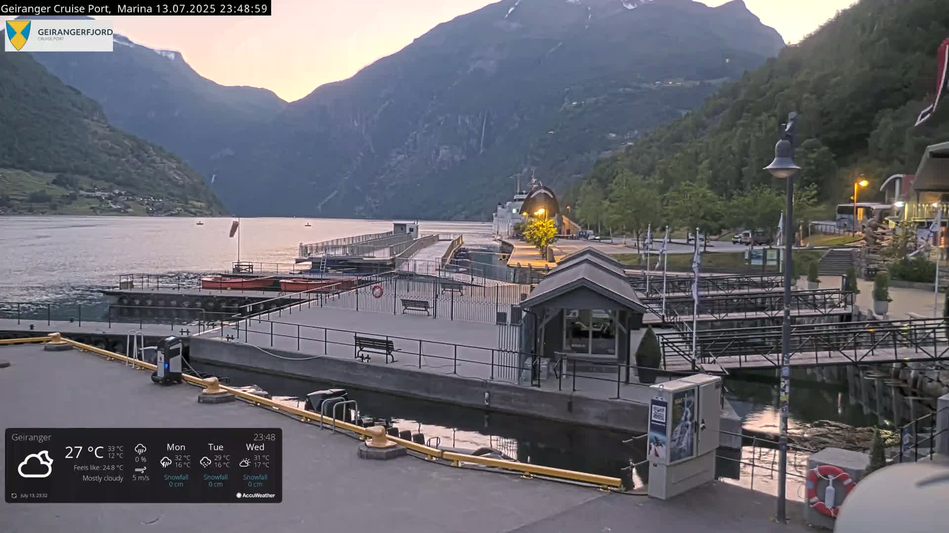 Geiranger Marine & Village  Live Cam - Stranda, Sunmore, More og Romsdal, Western Norway, Norway