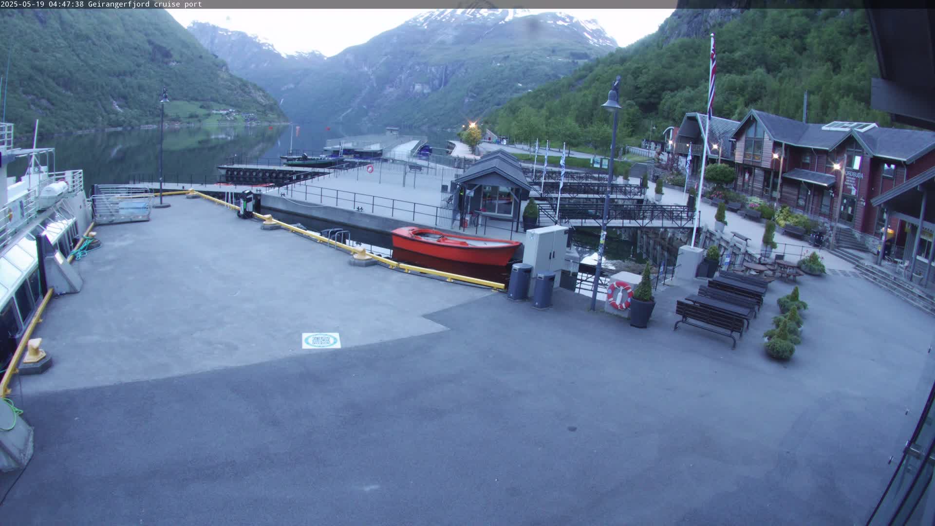 Geiranger Fjord & Cruise Terminal Live Cam -  Stranda, Sunmore, More og Romsdal, Norway