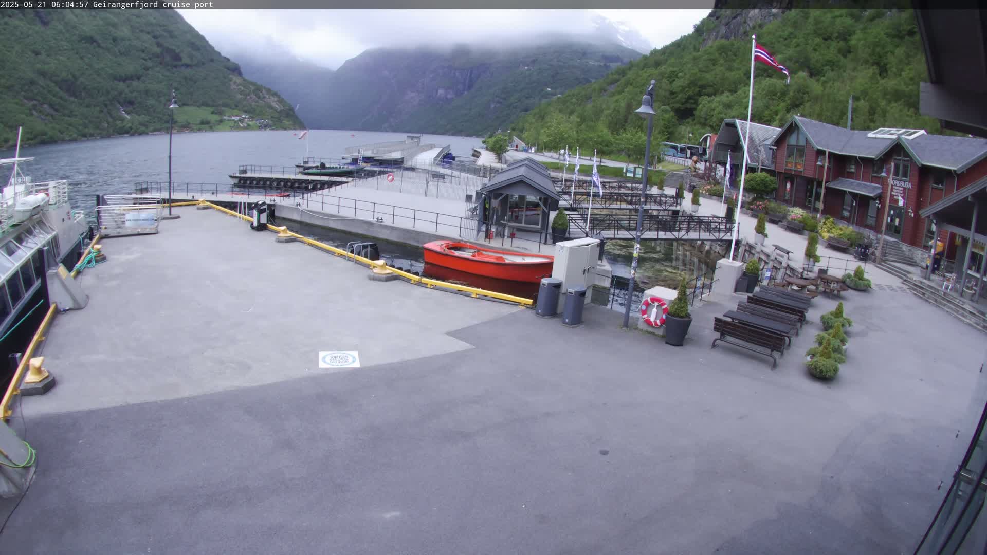 Geiranger Fjord & Cruise Terminal Live Cam -  Stranda, Sunmore, More og Romsdal, Norway