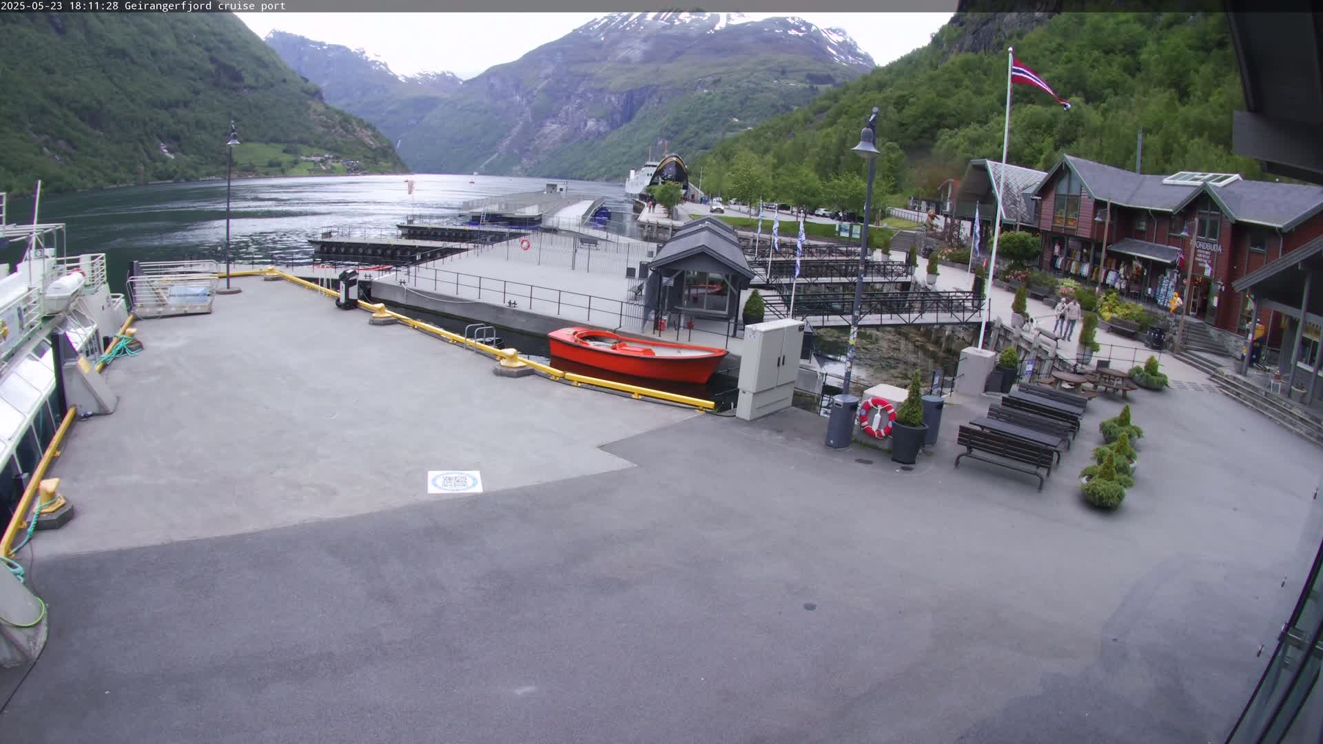 Geiranger Fjord & Cruise Terminal Live Cam -  Stranda, Sunmore, More og Romsdal, Norway