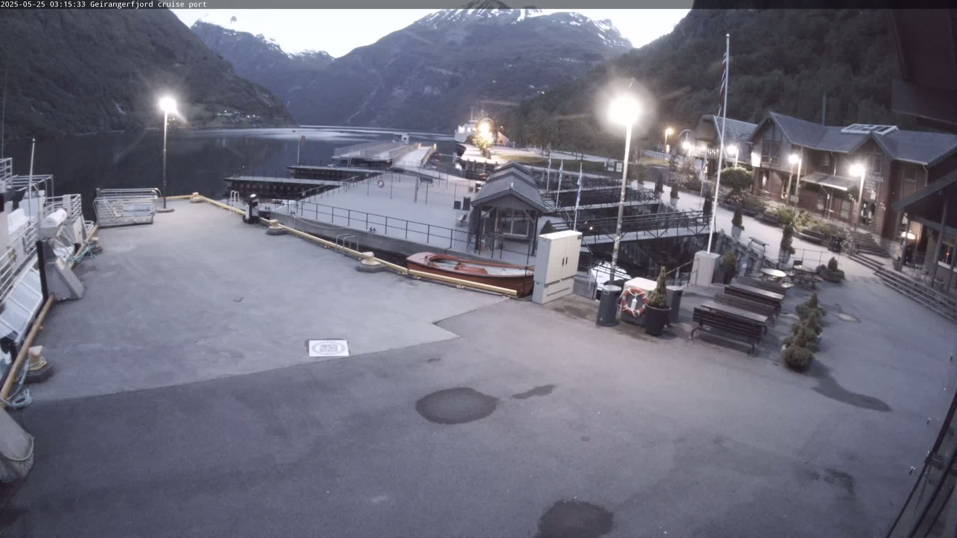 Geiranger Fjord & Cruise Terminal Live Cam -  Stranda, Sunmore, More og Romsdal, Norway