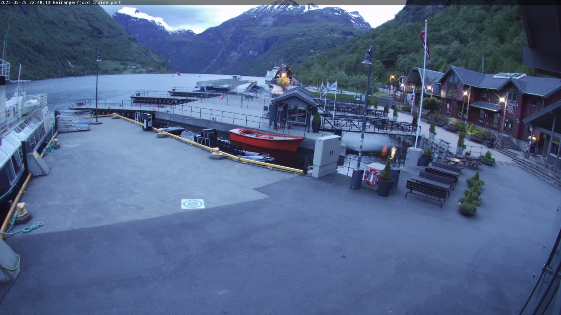 Geiranger Fjord & Cruise Terminal Live Cam -  Stranda, Sunmore, More og Romsdal, Norway