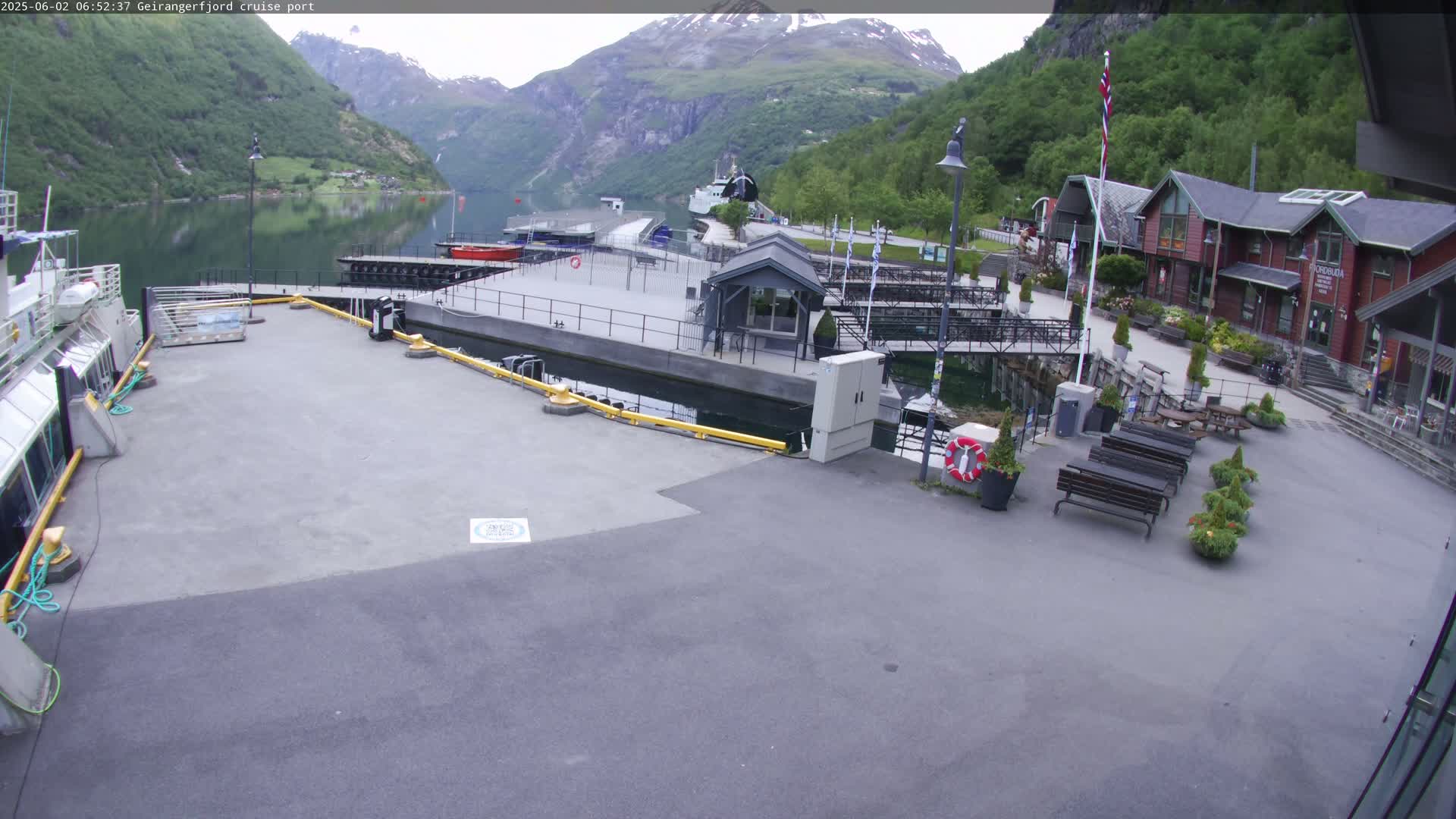 Geiranger Fjord & Cruise Terminal Live Cam -  Stranda, Sunmore, More og Romsdal, Norway
