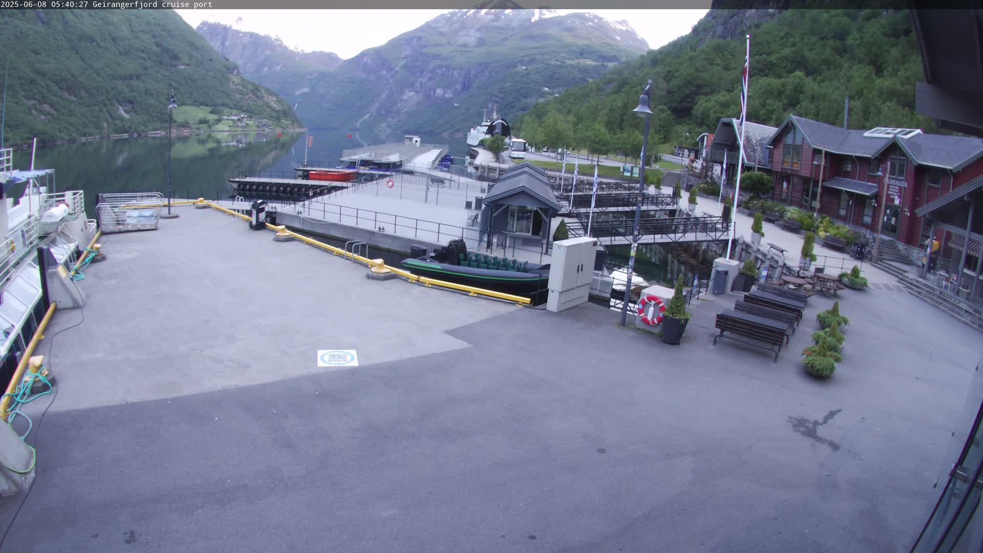 Geiranger Fjord & Cruise Terminal Live Cam -  Stranda, Sunmore, More og Romsdal, Norway