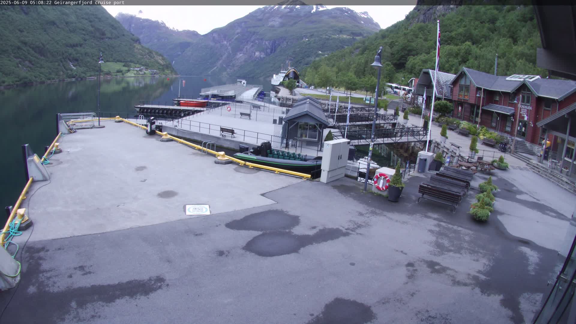 Geiranger Fjord & Cruise Terminal Live Cam -  Stranda, Sunmore, More og Romsdal, Norway