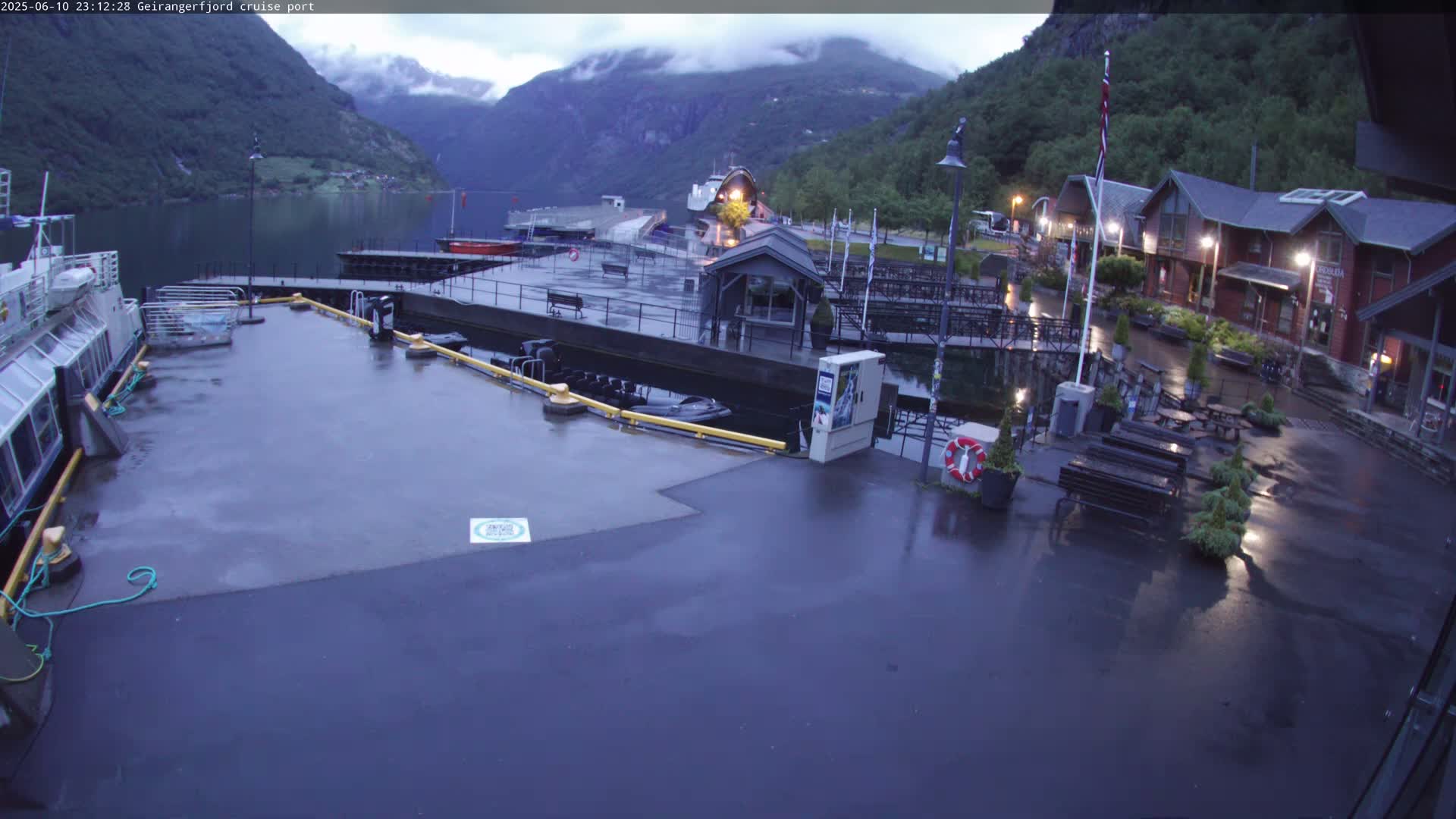 Geiranger Fjord & Cruise Terminal Live Cam -  Stranda, Sunmore, More og Romsdal, Norway