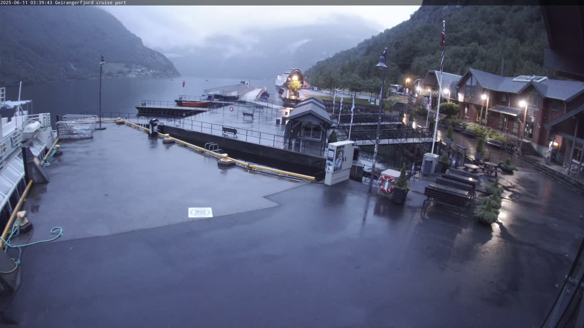 Geiranger Fjord & Cruise Terminal Live Cam -  Stranda, Sunmore, More og Romsdal, Norway