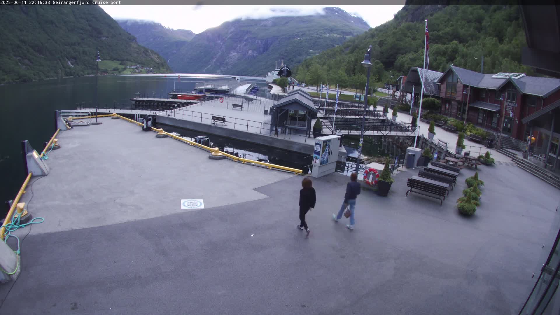 Geiranger Fjord & Cruise Terminal Live Cam -  Stranda, Sunmore, More og Romsdal, Norway