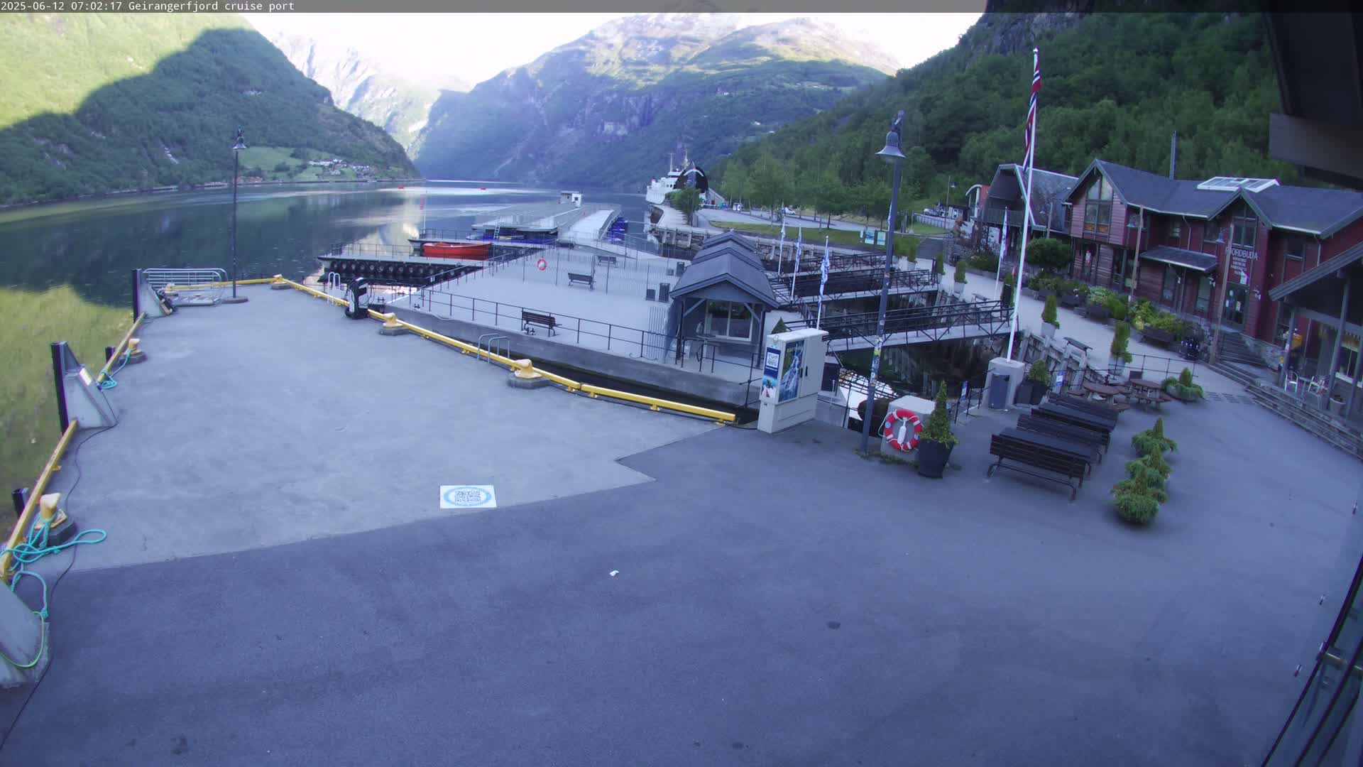 Geiranger Fjord & Cruise Terminal Live Cam -  Stranda, Sunmore, More og Romsdal, Norway