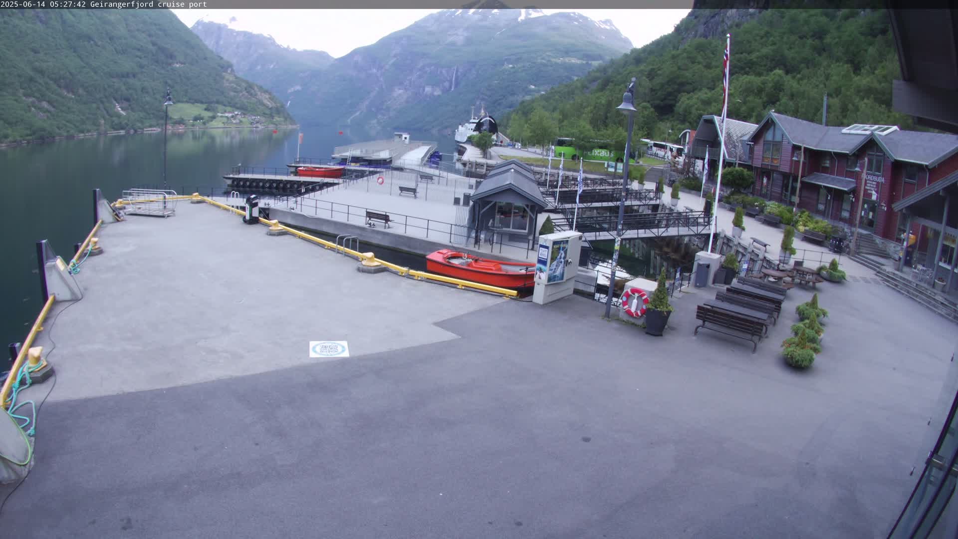 Geiranger Fjord & Cruise Terminal Live Cam -  Stranda, Sunmore, More og Romsdal, Norway