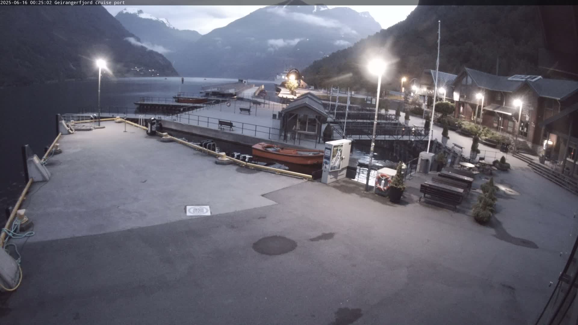 Geiranger Fjord & Cruise Terminal Live Cam -  Stranda, Sunmore, More og Romsdal, Norway