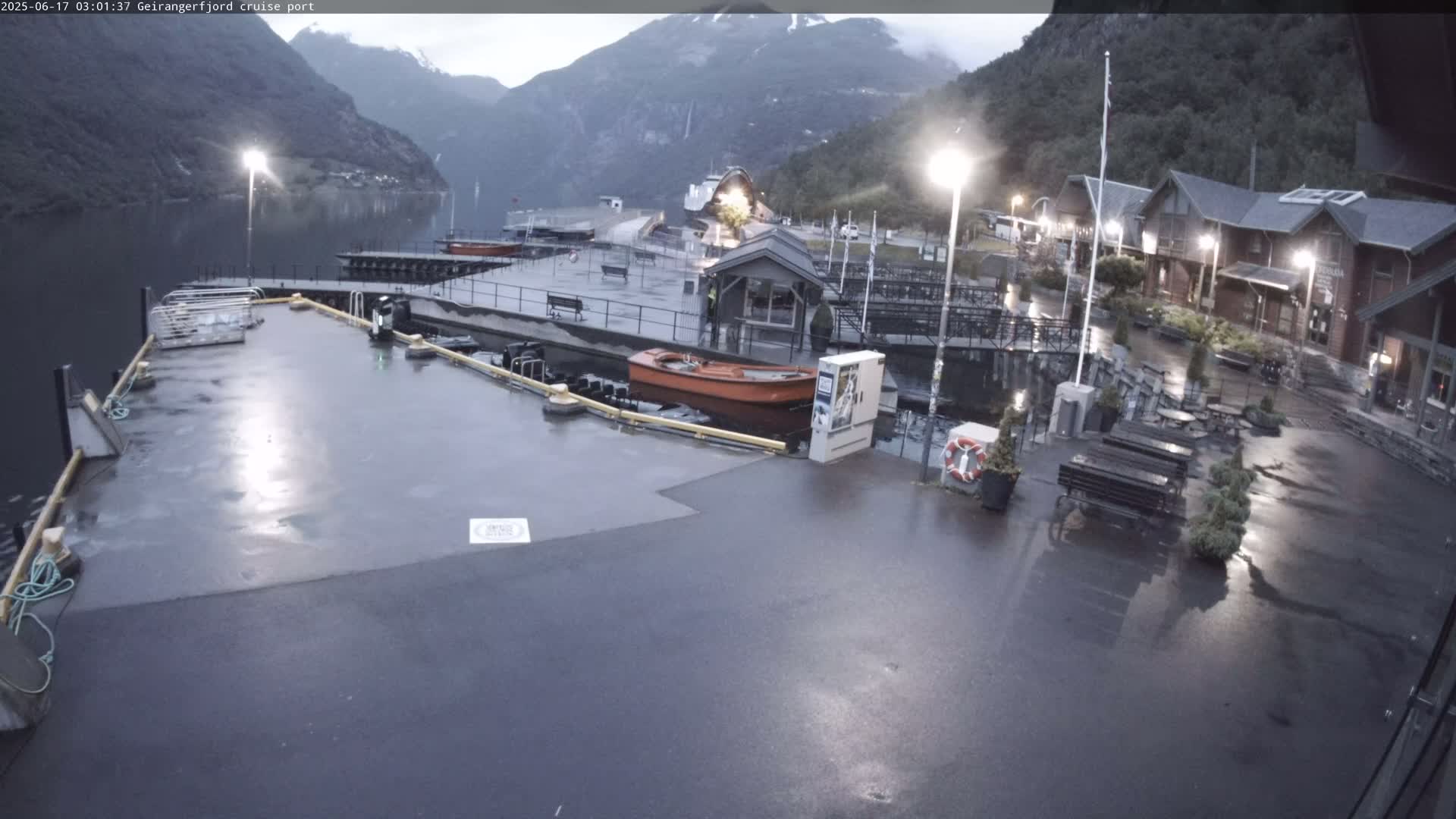 Geiranger Fjord & Cruise Terminal Live Cam -  Stranda, Sunmore, More og Romsdal, Norway