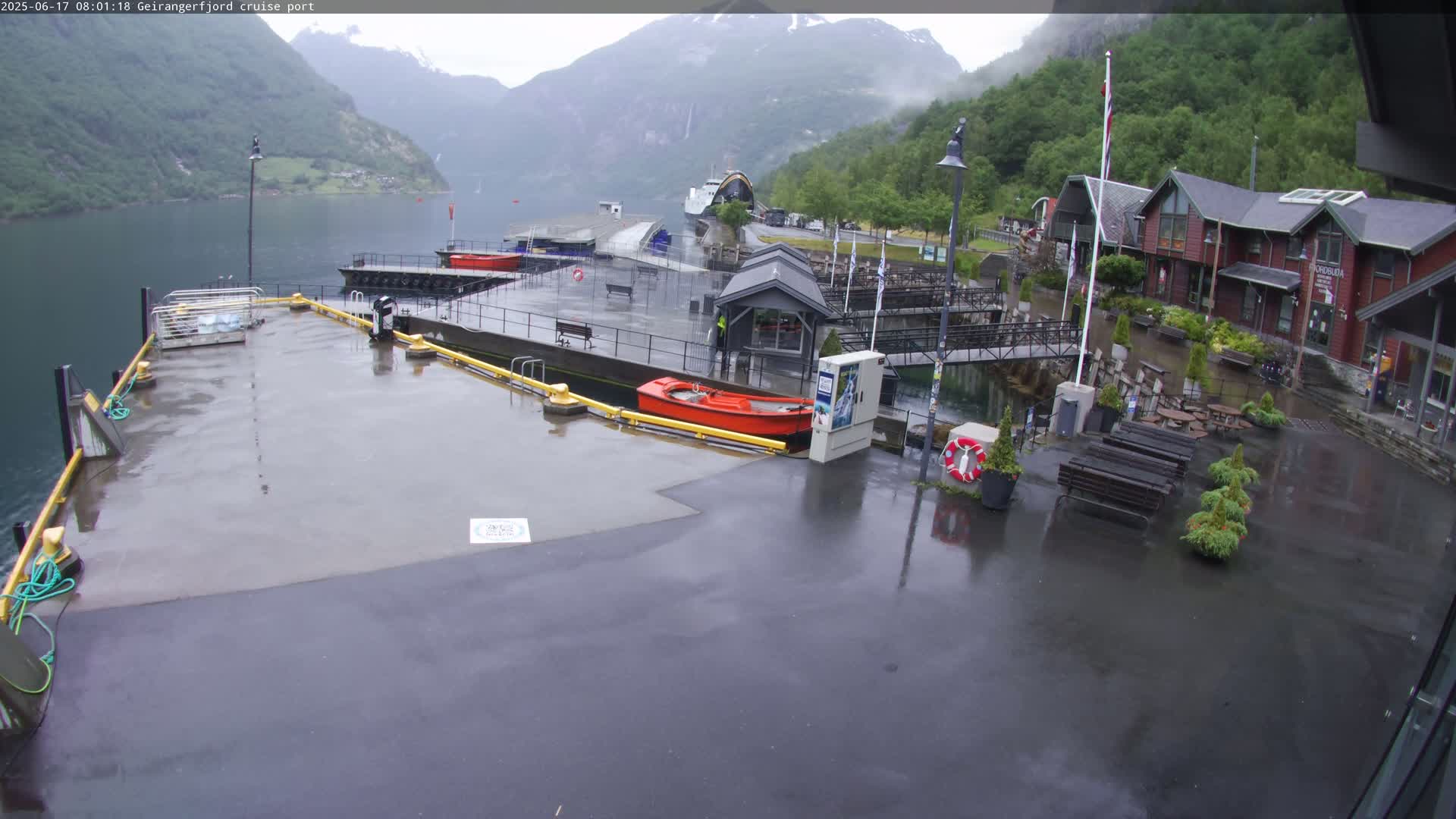Geiranger Fjord & Cruise Terminal Live Cam -  Stranda, Sunmore, More og Romsdal, Norway