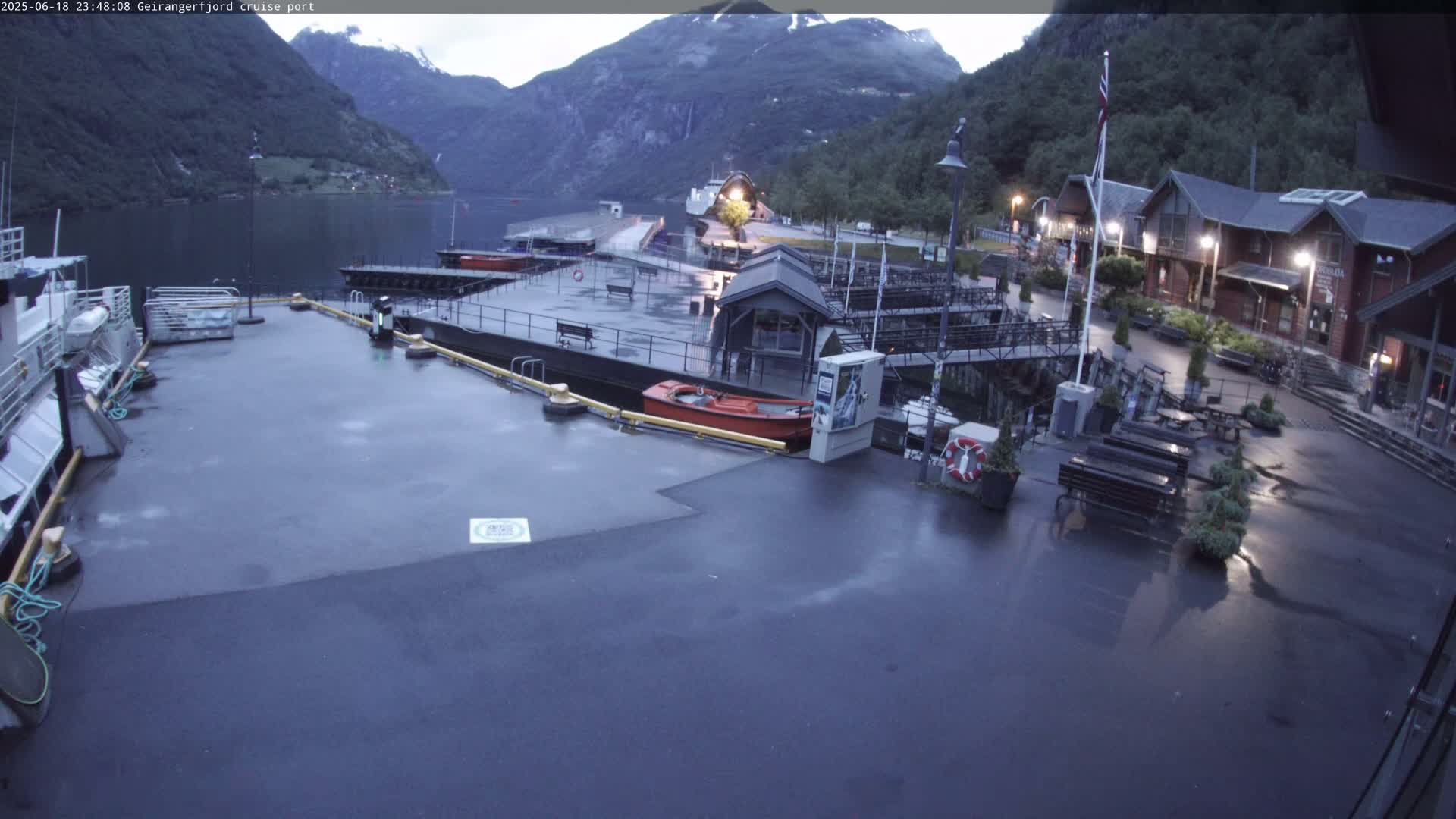 Geiranger Fjord & Cruise Terminal Live Cam -  Stranda, Sunmore, More og Romsdal, Norway