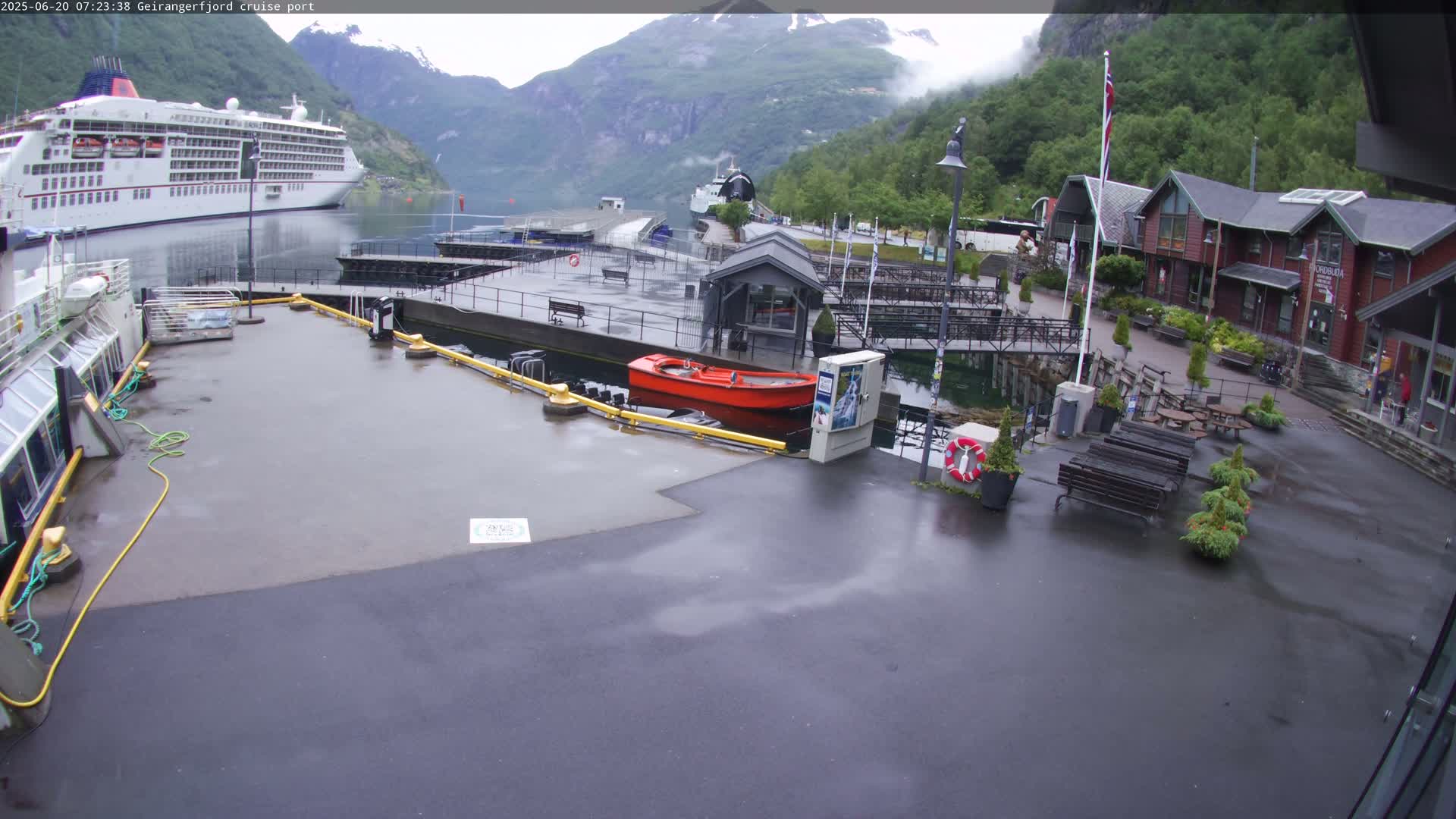 Geiranger Fjord & Cruise Terminal Live Cam -  Stranda, Sunmore, More og Romsdal, Norway