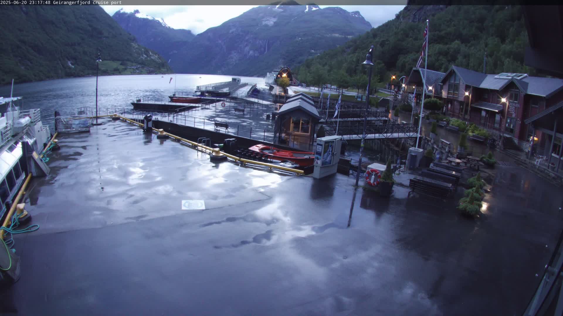 Geiranger Fjord & Cruise Terminal Live Cam -  Stranda, Sunmore, More og Romsdal, Norway