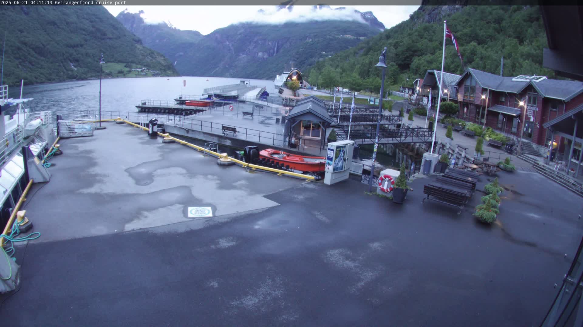 Geiranger Fjord & Cruise Terminal Live Cam -  Stranda, Sunmore, More og Romsdal, Norway