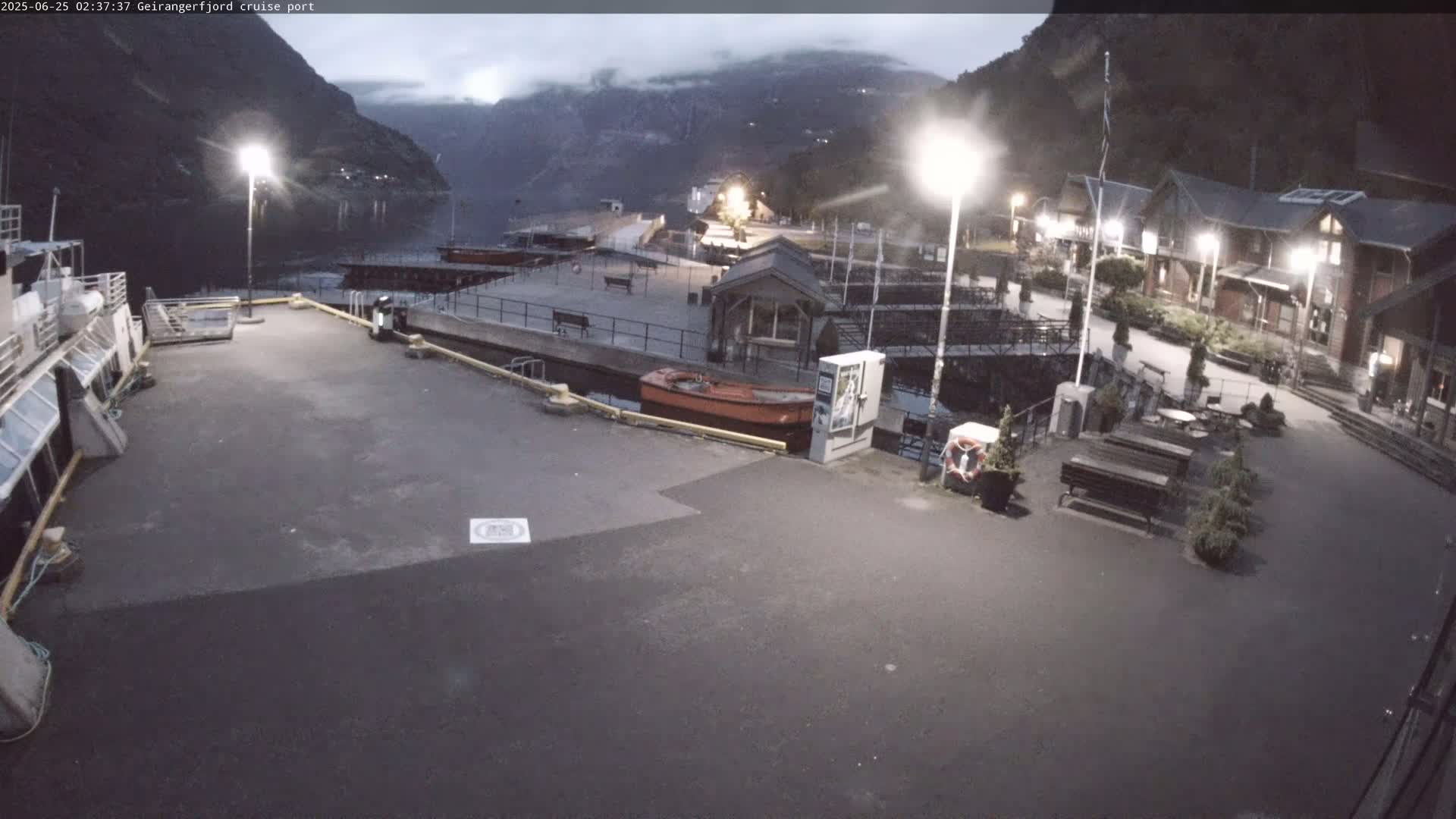Geiranger Fjord & Cruise Terminal Live Cam -  Stranda, Sunmore, More og Romsdal, Norway