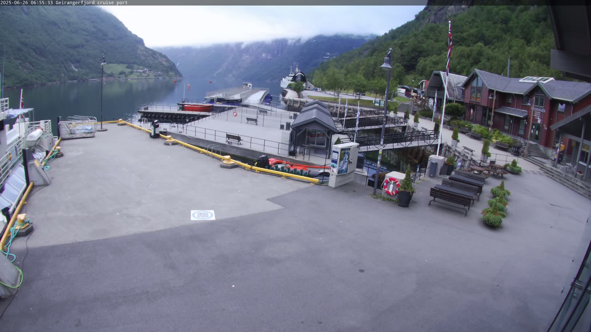 Geiranger Fjord & Cruise Terminal Live Cam -  Stranda, Sunmore, More og Romsdal, Norway