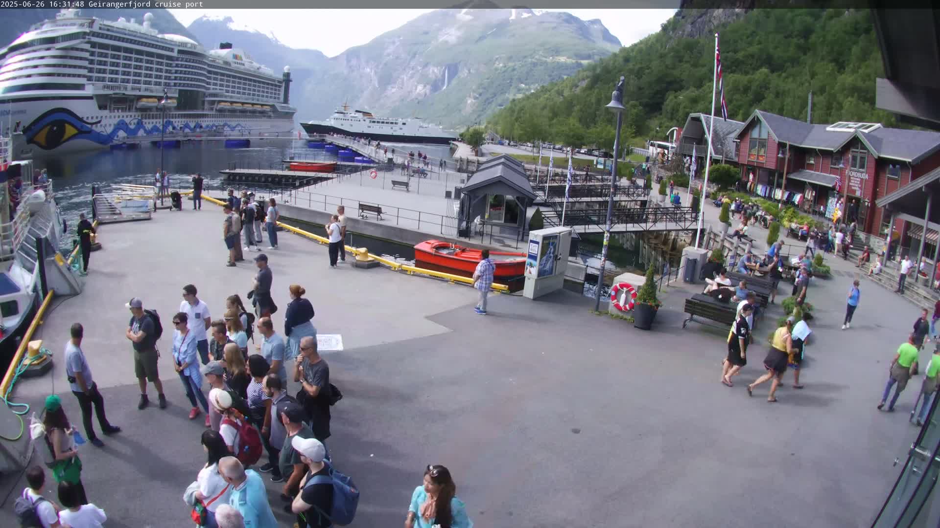 Geiranger Fjord & Cruise Terminal Live Cam -  Stranda, Sunmore, More og Romsdal, Norway