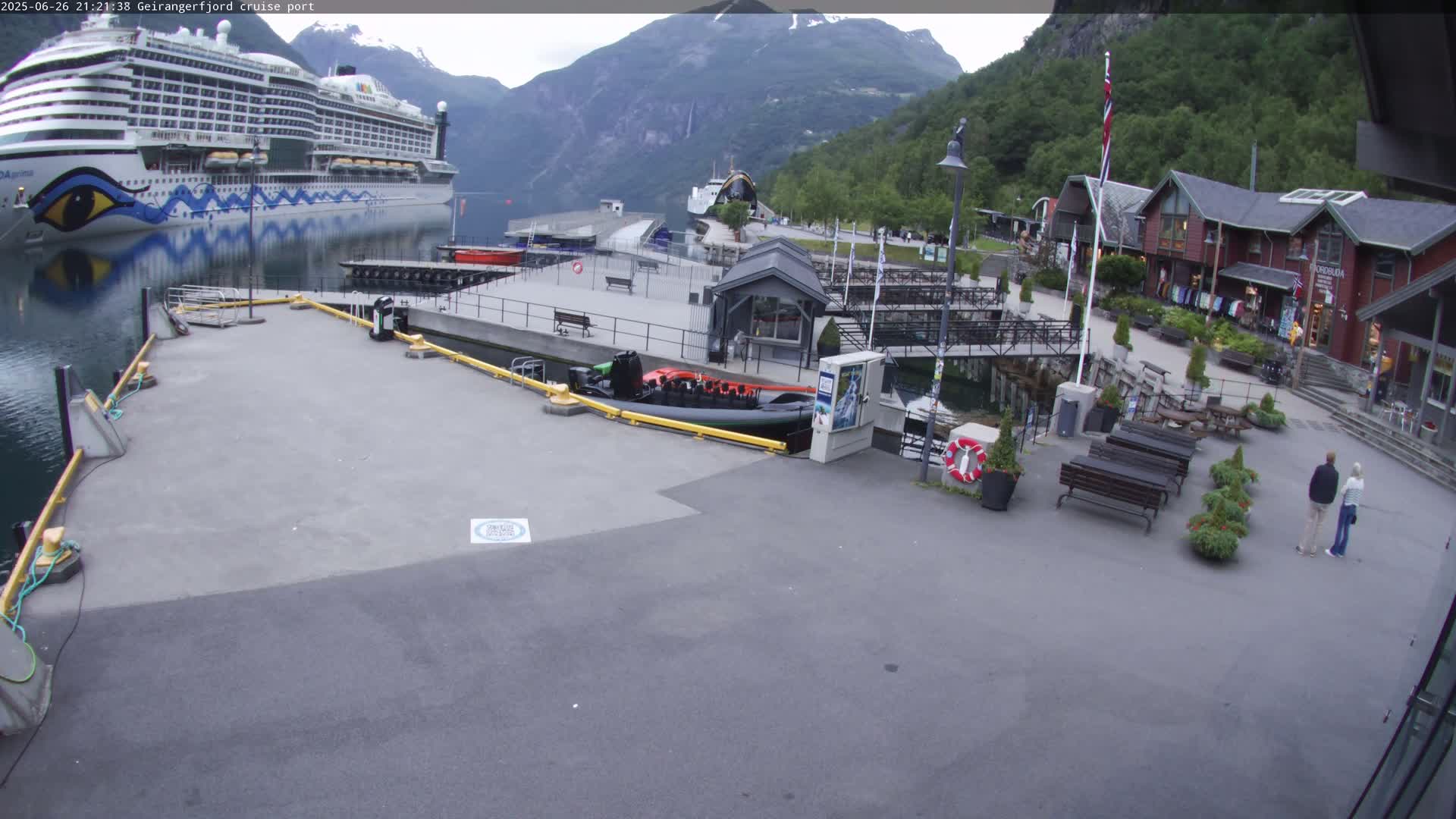 Geiranger Fjord & Cruise Terminal Live Cam -  Stranda, Sunmore, More og Romsdal, Norway