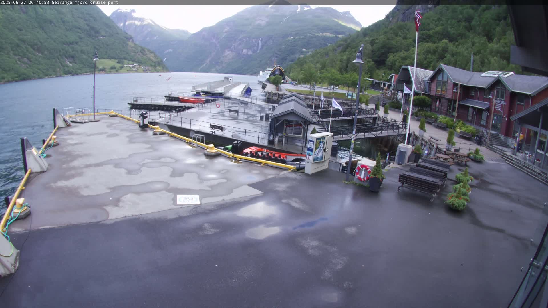 Geiranger Fjord & Cruise Terminal Live Cam -  Stranda, Sunmore, More og Romsdal, Norway