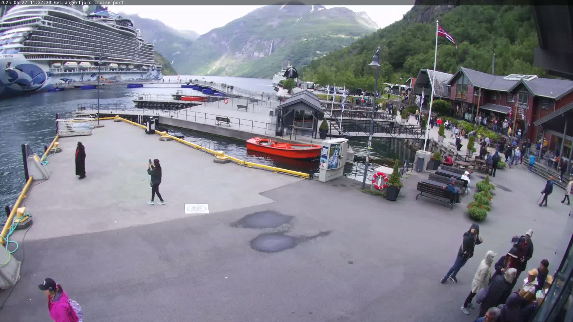 Geiranger Fjord & Cruise Terminal Live Cam -  Stranda, Sunmore, More og Romsdal, Norway