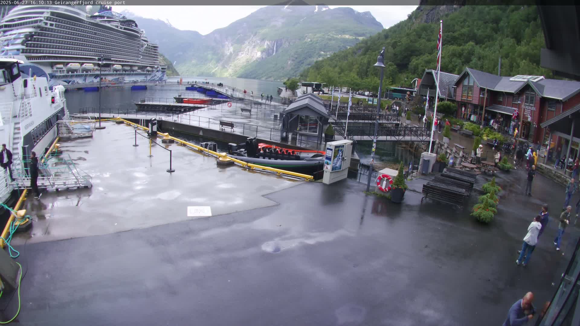 Geiranger Fjord & Cruise Terminal Live Cam -  Stranda, Sunmore, More og Romsdal, Norway