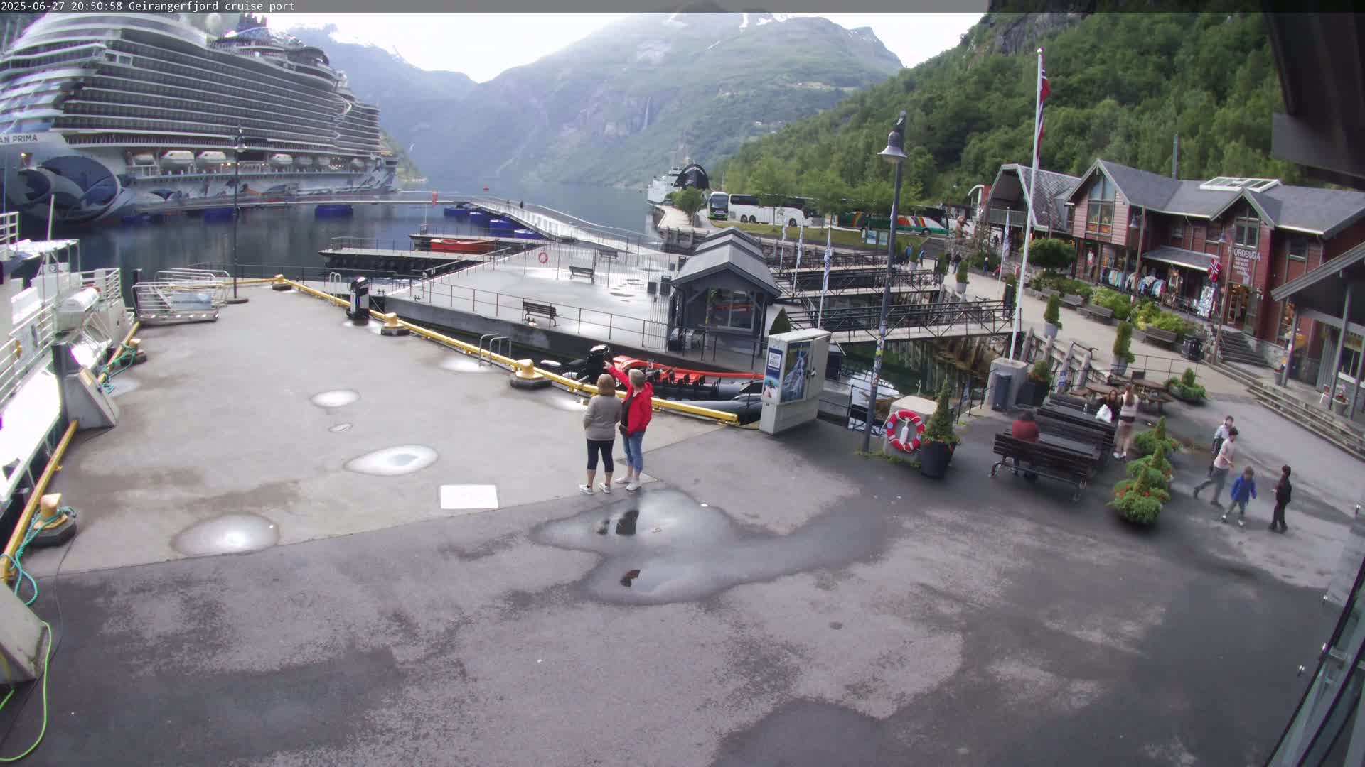 Geiranger Fjord & Cruise Terminal Live Cam -  Stranda, Sunmore, More og Romsdal, Norway