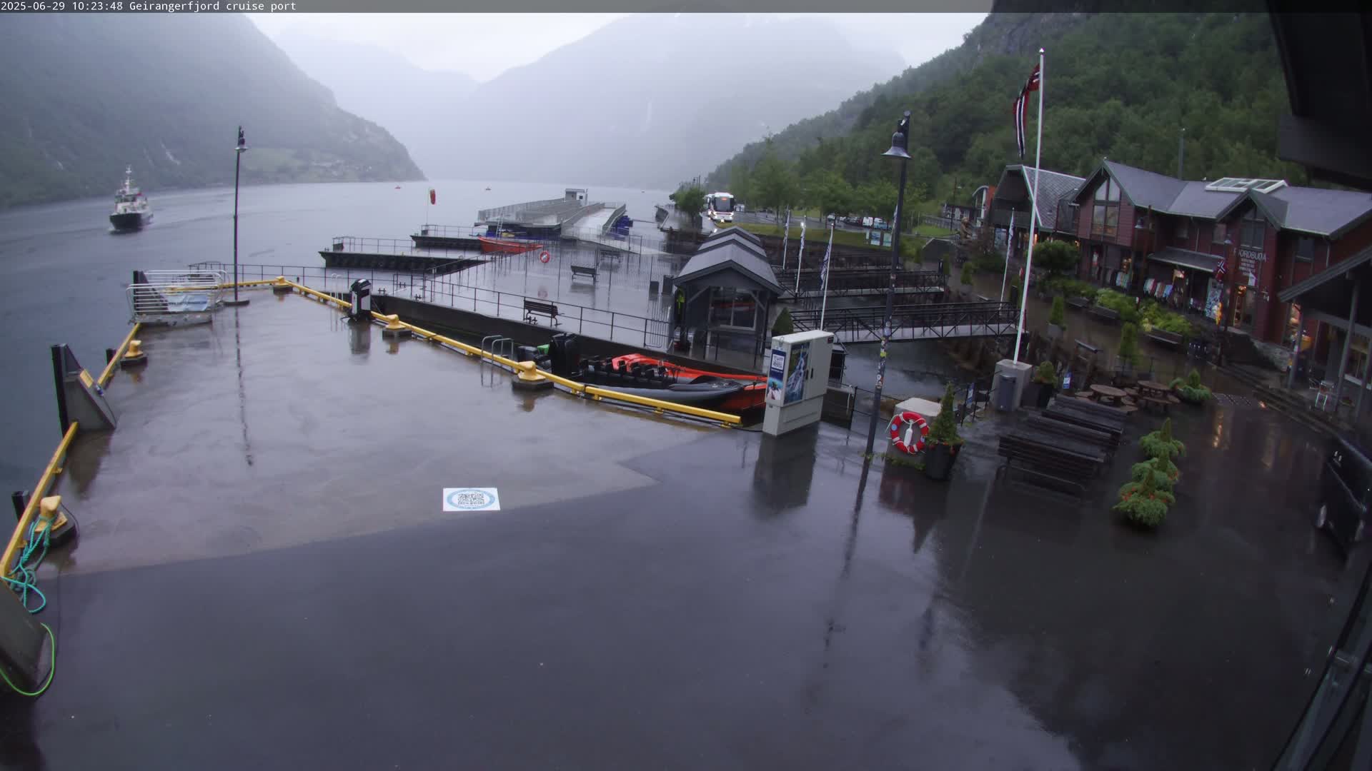 Geiranger Fjord & Cruise Terminal Live Cam -  Stranda, Sunmore, More og Romsdal, Norway