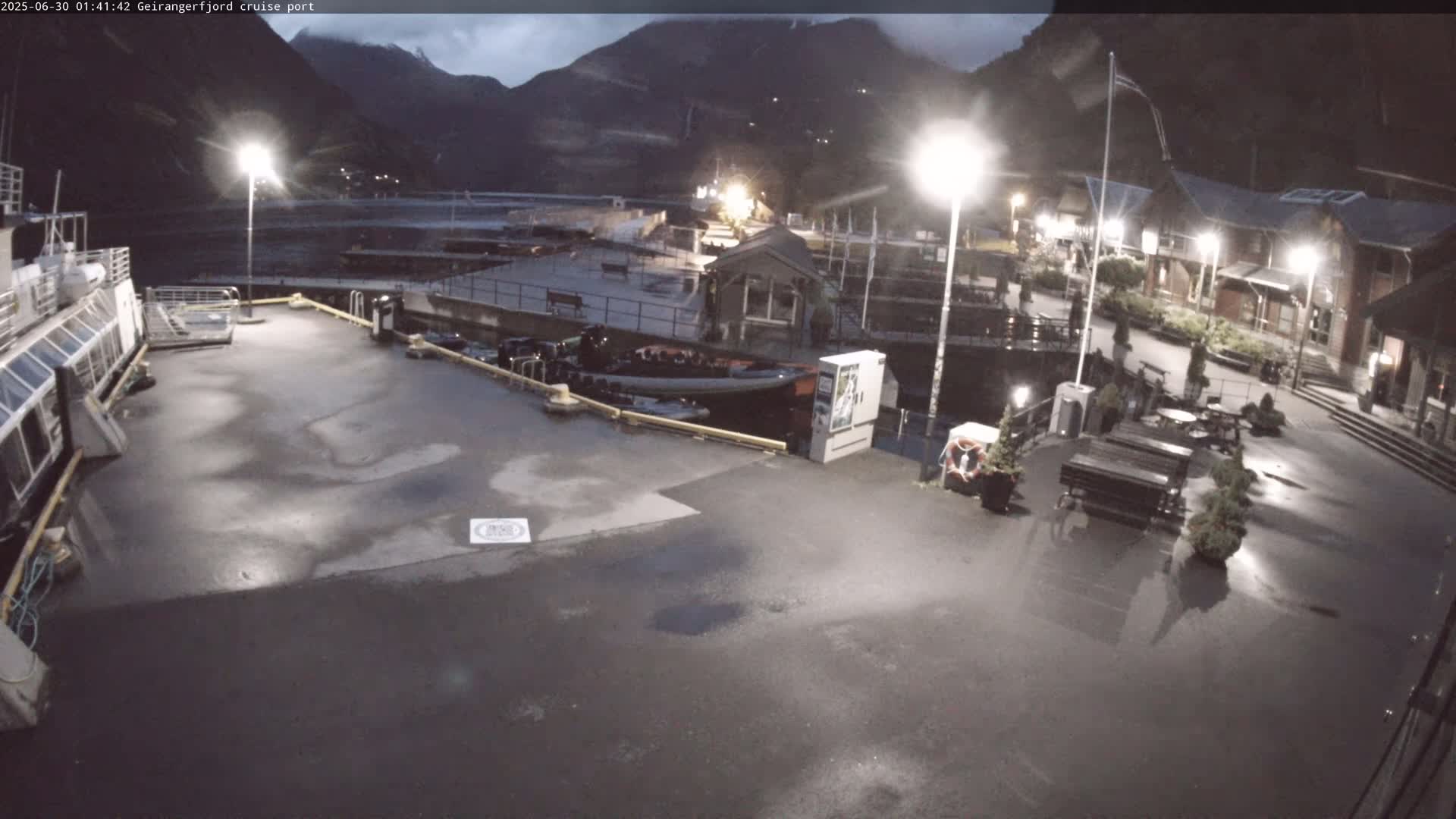 Geiranger Fjord & Cruise Terminal Live Cam -  Stranda, Sunmore, More og Romsdal, Norway