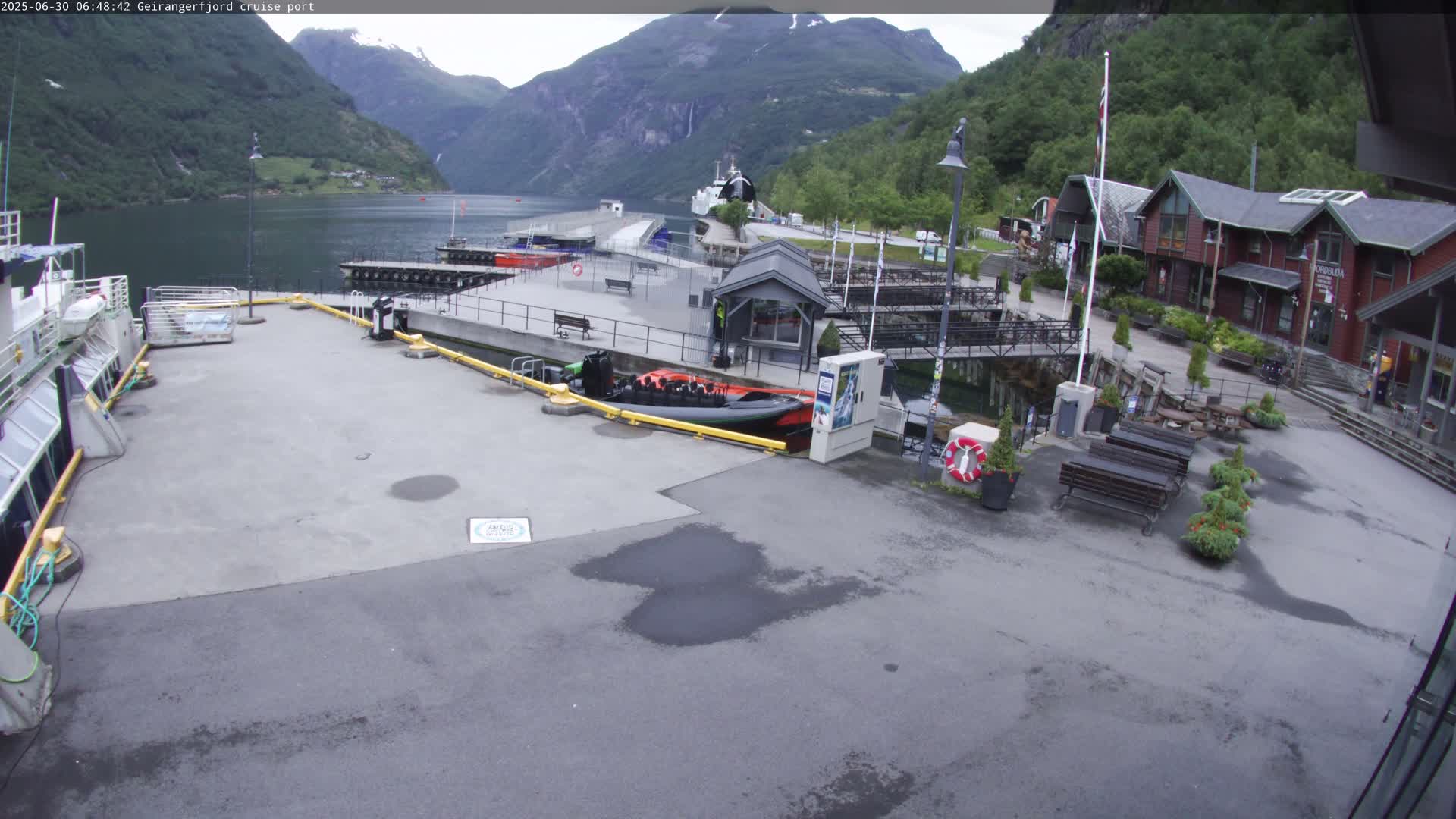 Geiranger Fjord & Cruise Terminal Live Cam -  Stranda, Sunmore, More og Romsdal, Norway
